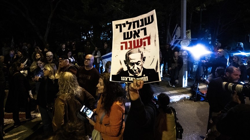İsrail Başbakanı Netanyahu'nun yolsuzluk davalarından af talebi Tel Aviv'de protesto edildi