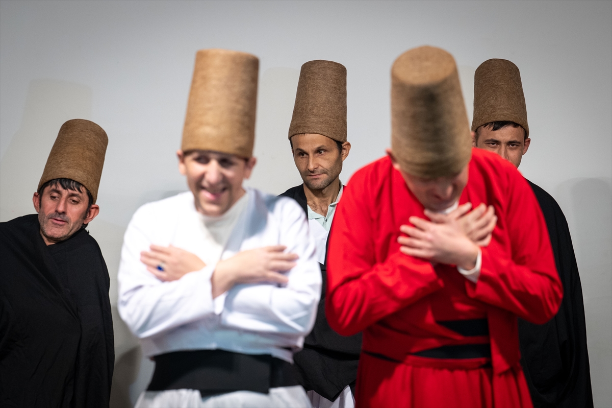 "Umudun Kanatları" sema eğitimiyle engelleri aşıyor