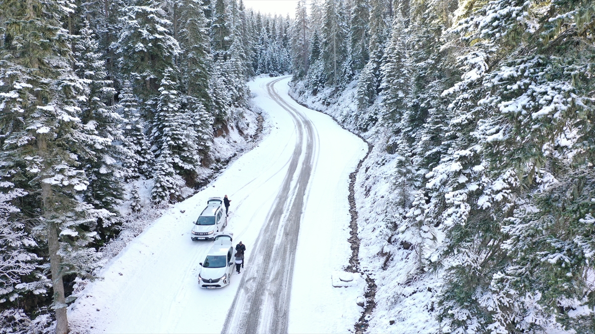 Bolu'nun yüksek kesimlerinde kar kalınlığı 10 santimetreye ulaştı
