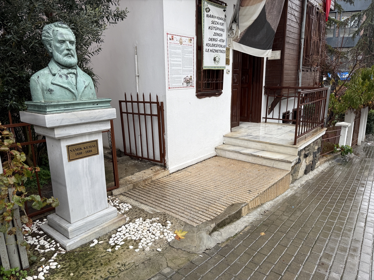 "Vatan şairi" Namık Kemal vefatının 137. yılında anılıyor