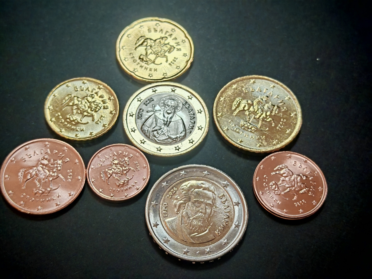 Bulgaristan'da ilk yerel avro örnekleri piyasaya sürüldü