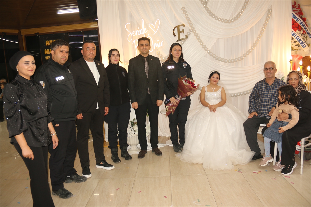 Hatay Kırıkhan’da down sendromlu Ezgi'nin gelinlik giyme hayali gerçek oldu