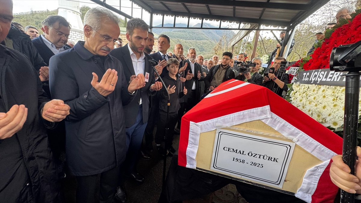 Eski AK Parti Giresun Milletvekili Cemal Öztürk, Giresun'da son yolculuğuna uğurlandı
