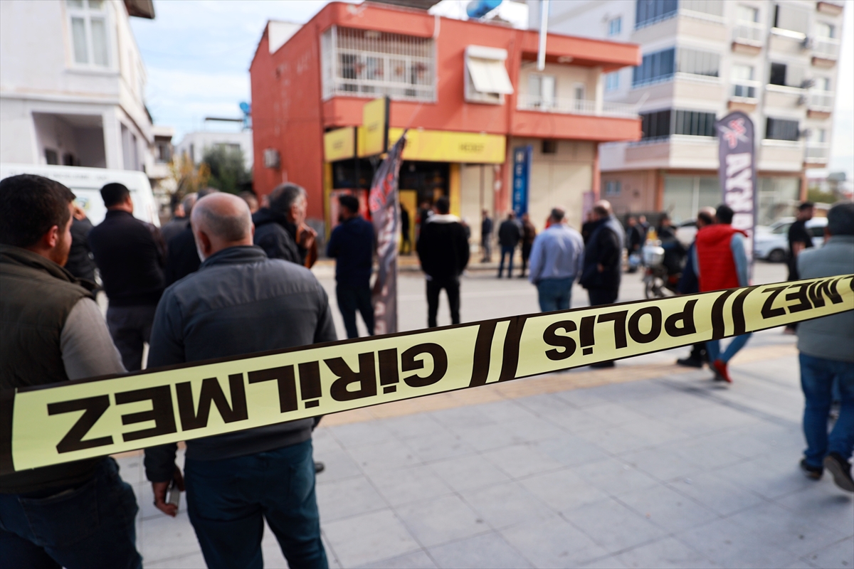 Mersin'de 3 kişiyi tabancayla öldüren zanlı polis ekiplerince vurularak yakalandı