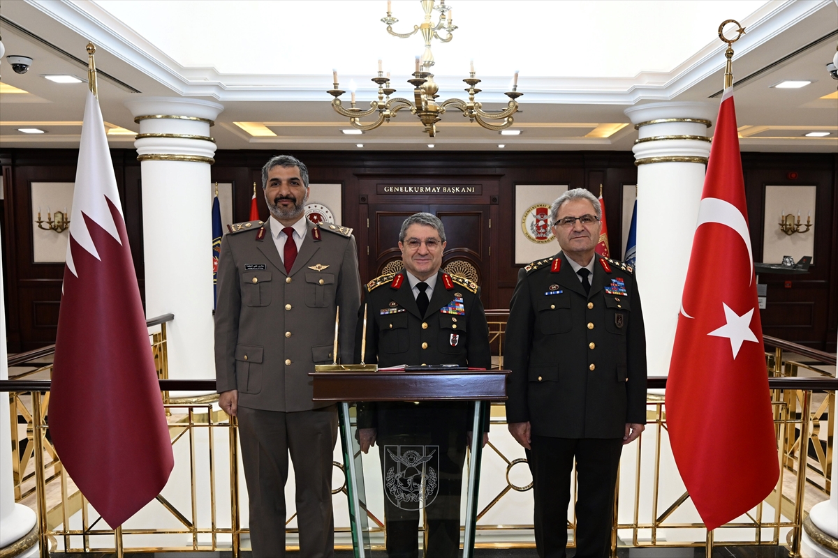 Genelkurmay Başkanı Orgeneral Bayraktaroğlu, Katar Kara Kuvvetleri Komutanı Al-Attiyah'ı ağırladı