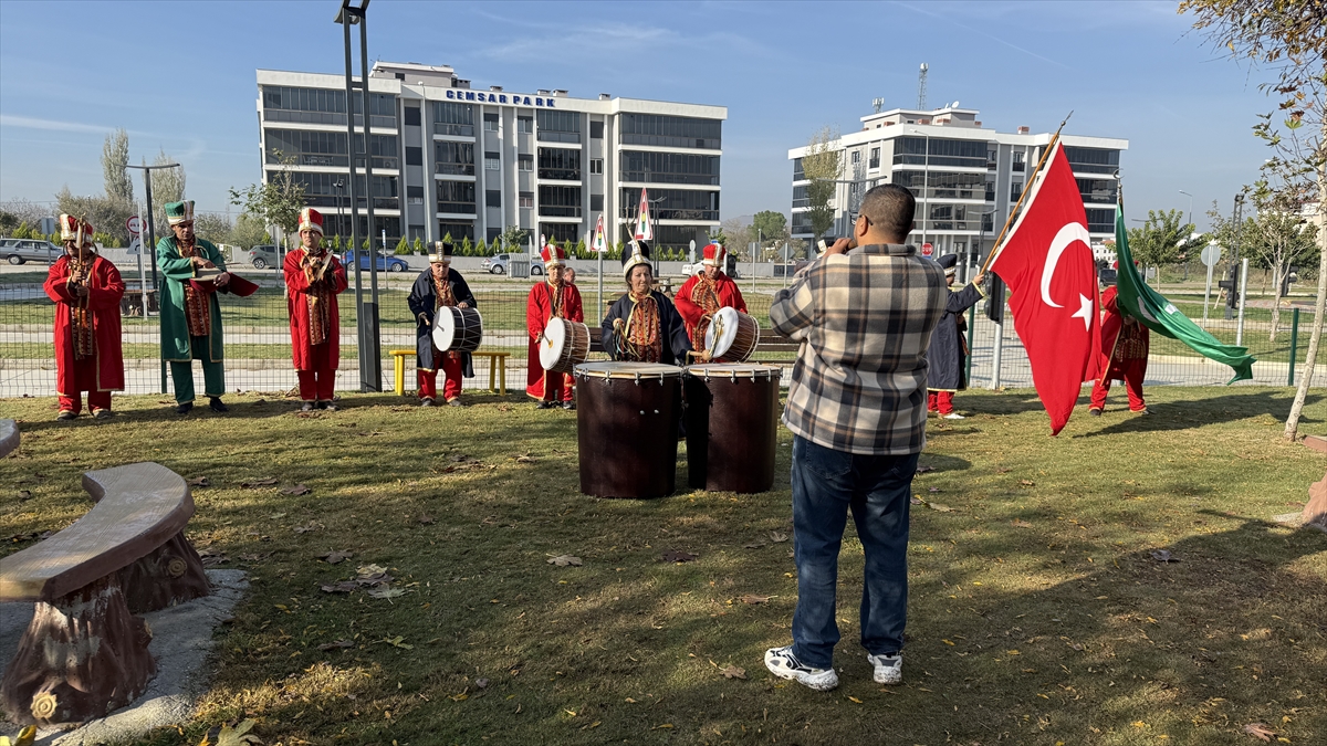 İzmir'de engellilerden oluşan mehter takımı konser verdi