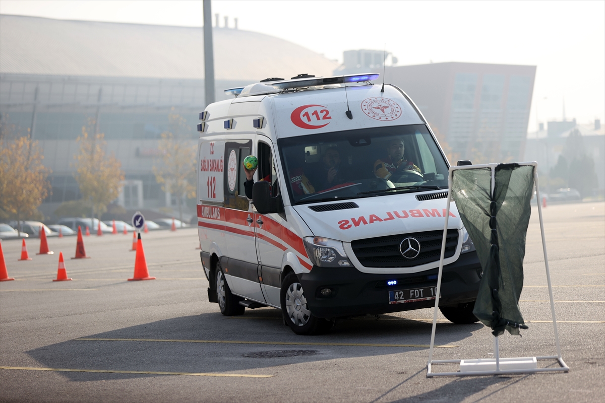 Konya'da ambulans rallisi düzenlendi