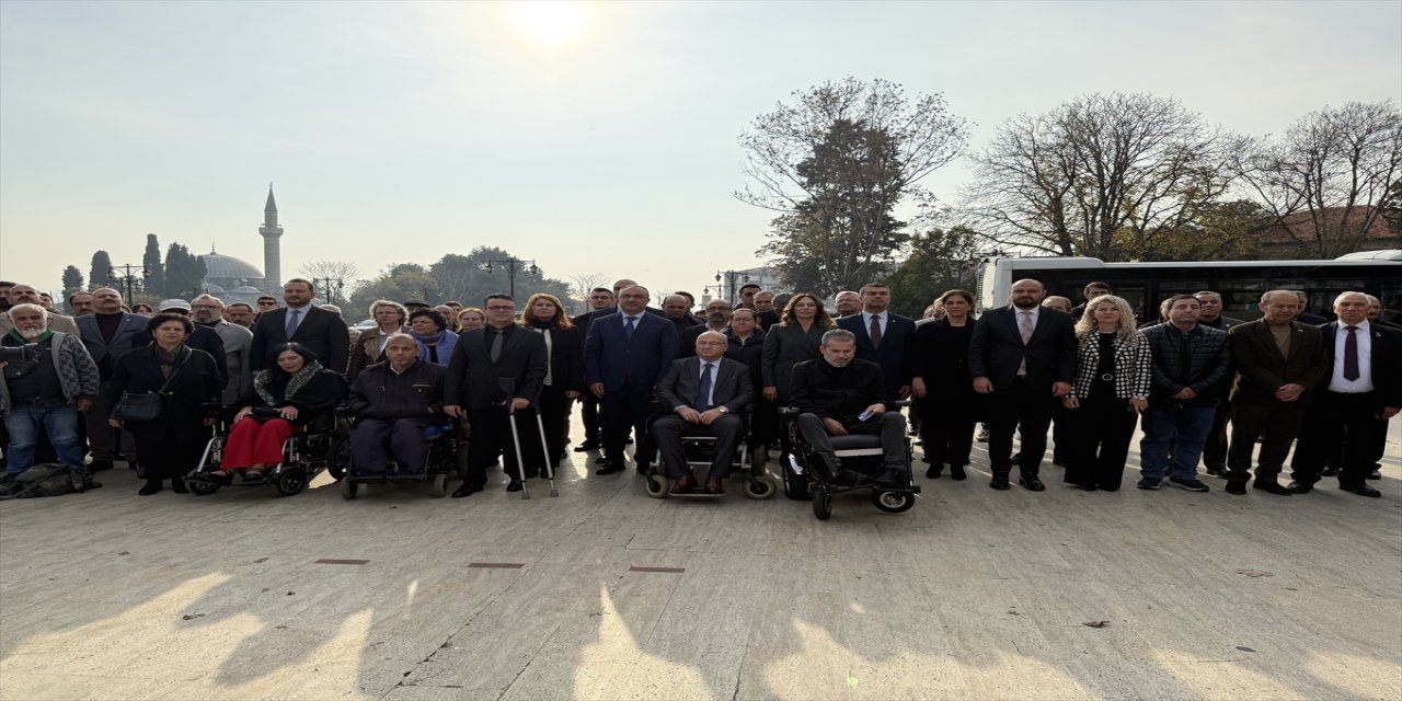 Tekirdağ’da Engelliler Günü etkinliğinde özel öğrencilerden halk oyunları gösterisi