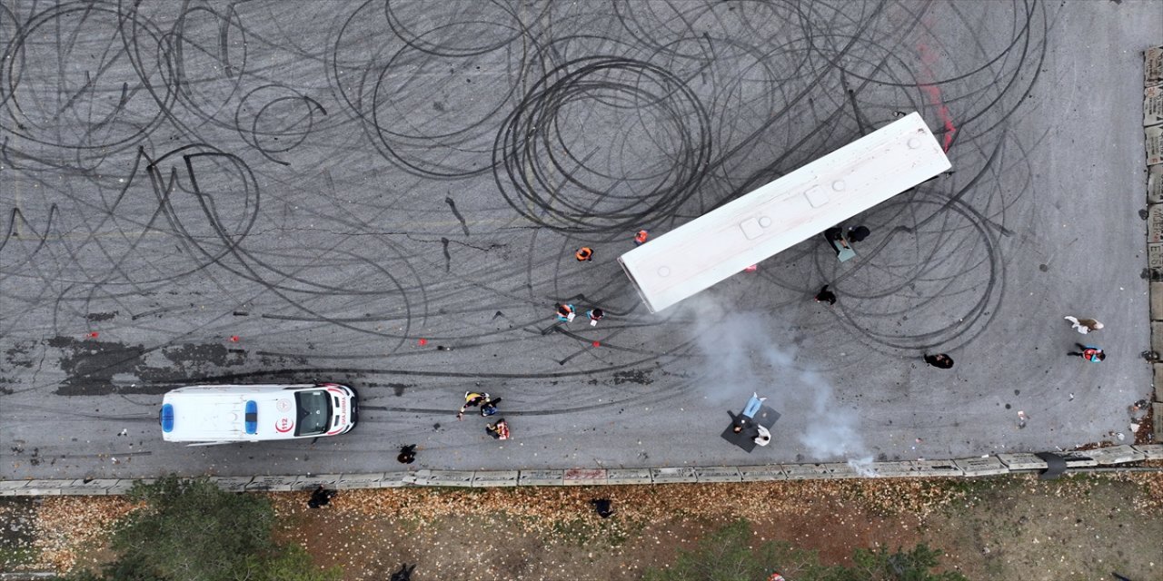 Kayseri’de 112 Acil Sağlık Haftası kapsamında ambulans rallisi düzenlendi