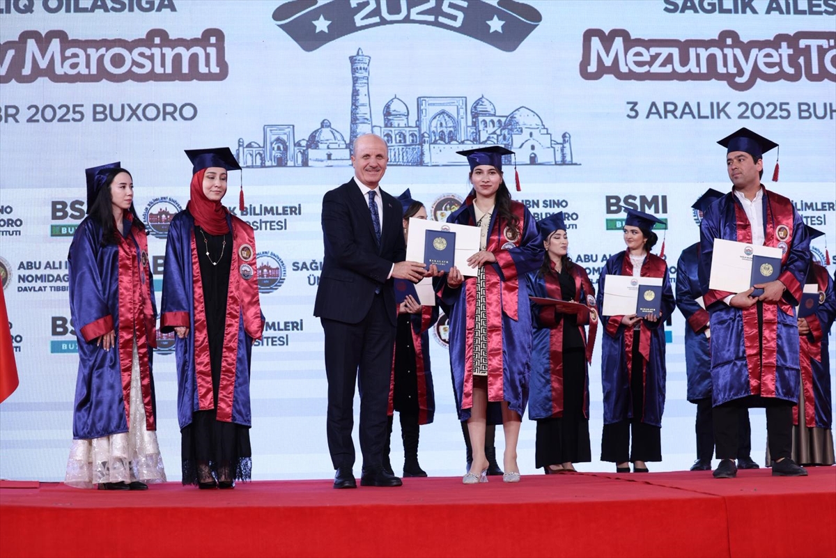 YÖK Başkanı Özvar, Özbekistan'da İbni Sina Tıp Fakültesi mezuniyet törenine katıldı