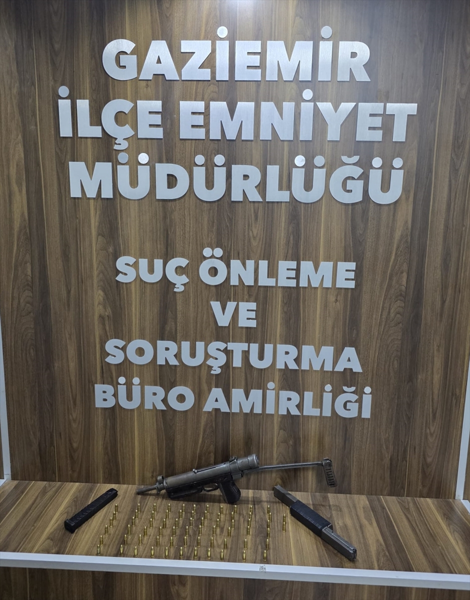 İzmir Gaziemir’de polis denetiminde kovalamaca sonucu silahla yakalanan zanlı tutuklandı