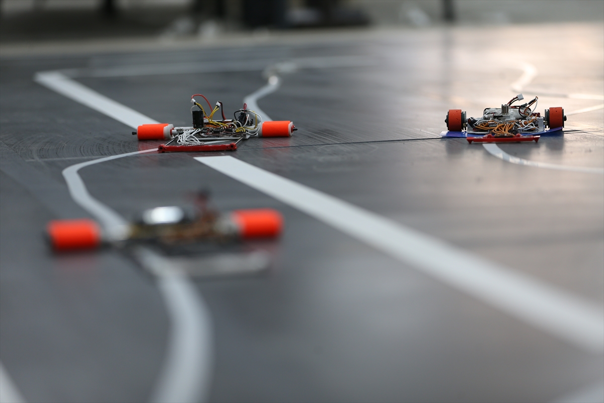 Otonom robotla Avrupa üçüncüsü olan meslek liseliler gözünü zirveye dikti