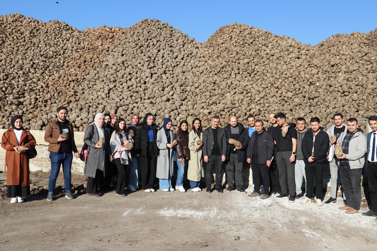 Ağrı'da üniversite öğrencileri derste öğrendiklerini fabrikada pekiştirdi