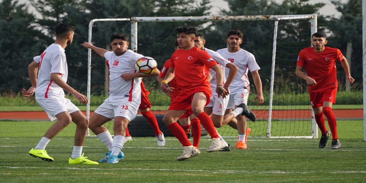 Tekirdağ’da Roman gençler “Güvenli Toplum, Güçlü Gençlik” dostluk maçında buluştu