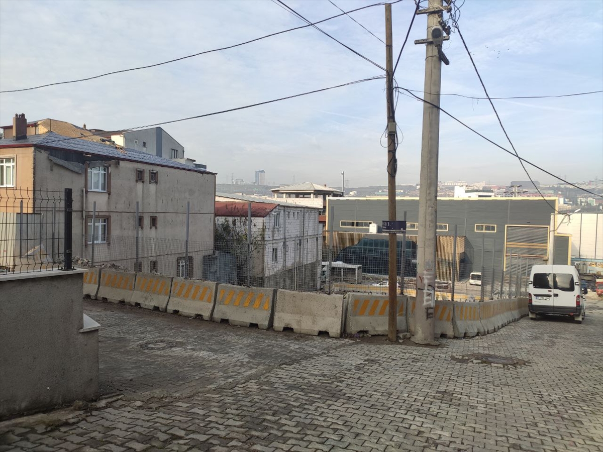 Kocaeli'de yangın çıkan fabrikanın bulunduğu sokak trafiğe açıldı