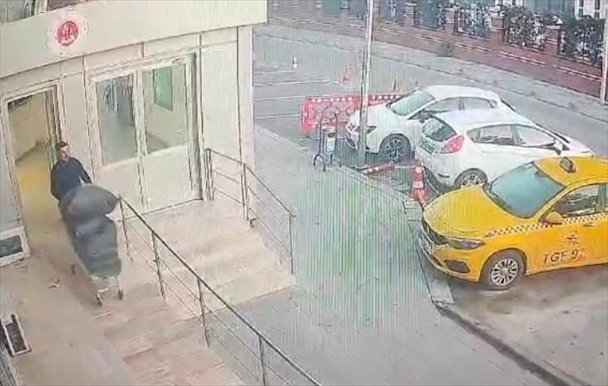 Büyükçekmece Cumhuriyet Başsavcılığının emanet kasasının soyulmasına ilişkin görüntülere ulaşıldı