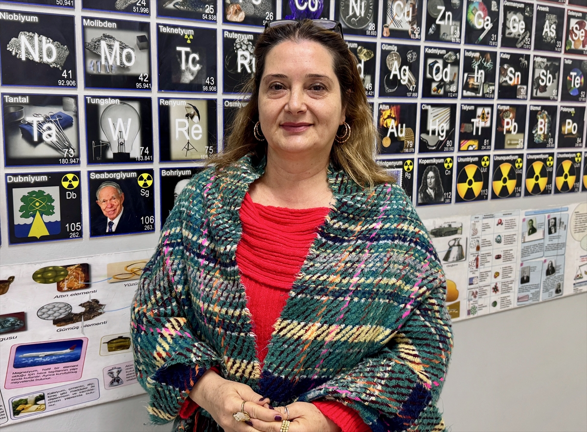 Nefes borusuna plastik parçası kaçan öğrenciyi öğretmeni Heimlich manevrasıyla kurtardı