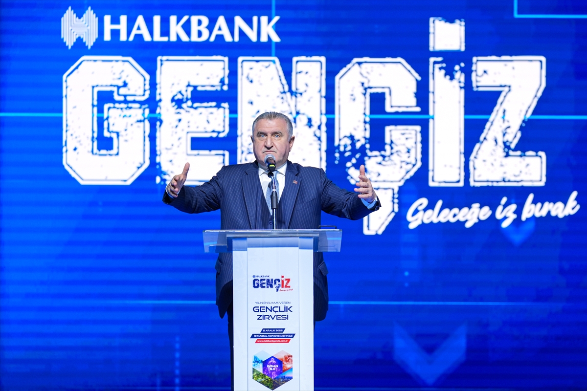 Gençlik ve Spor Bakanı Osman Aşkın Bak, Halkbank Gençİz'25 Zirvesi'nde konuştu