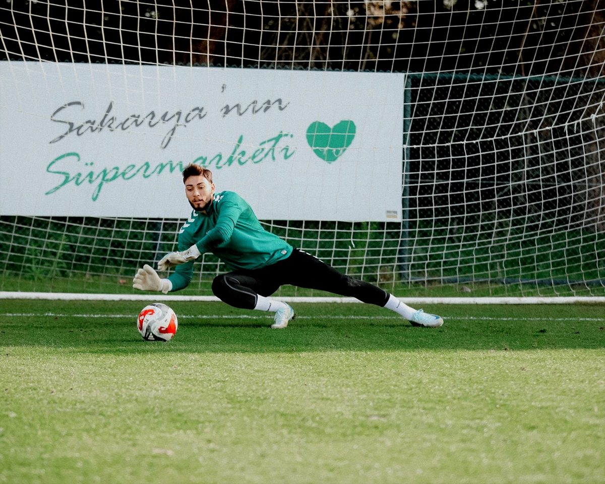 Sakaryaspor, yarın Esenler Erokspor'a konuk olacak