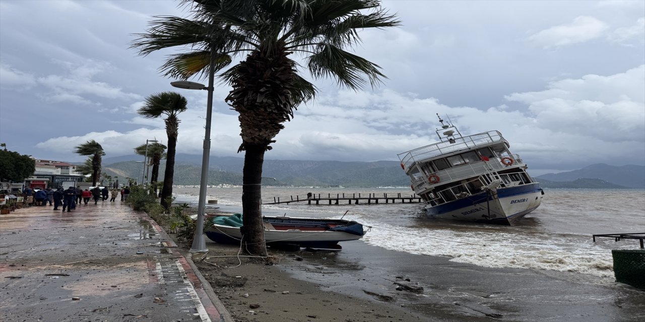 Muğla’da sağanak ve fırtına: Bodrum ve Marmaris’te hayat olumsuz etkilendi