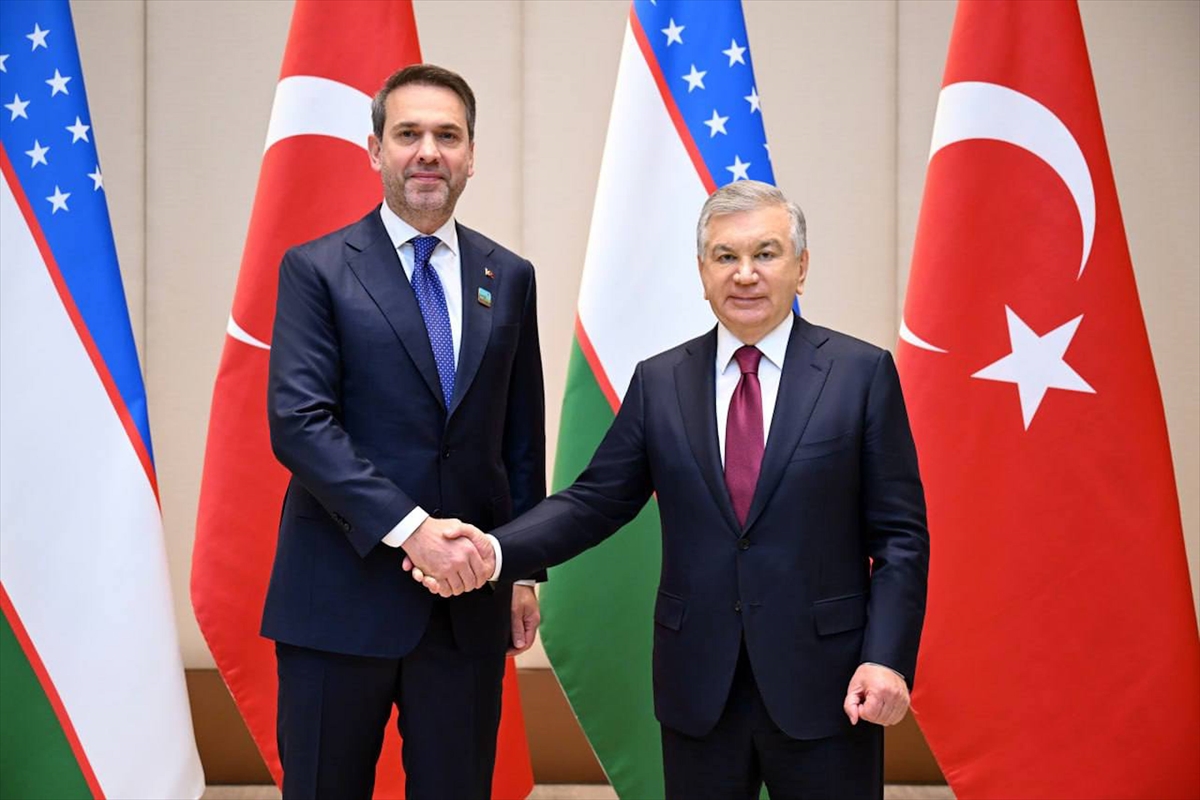 Bakan Bayraktar, Özbekistan Cumhurbaşkanı Mirziyoyev tarafından kabul edildi