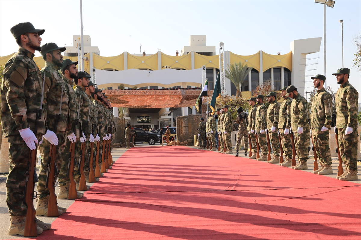 Şam'da "Suriye Devrimi Askeri Fuarı" açıldı