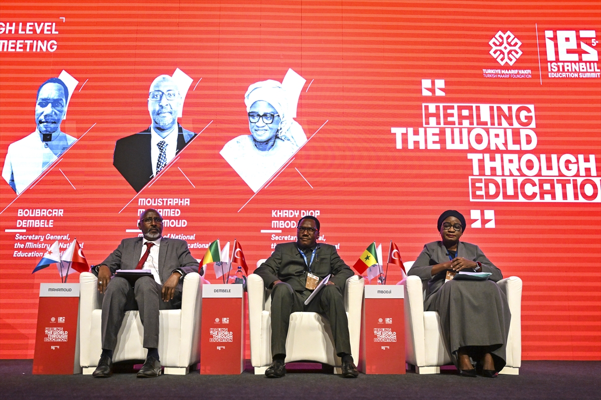 Sömürgecilik artık gemilerle yapılmıyor, araziler işgal edilmiyor, algoritmalarla yapılıyor