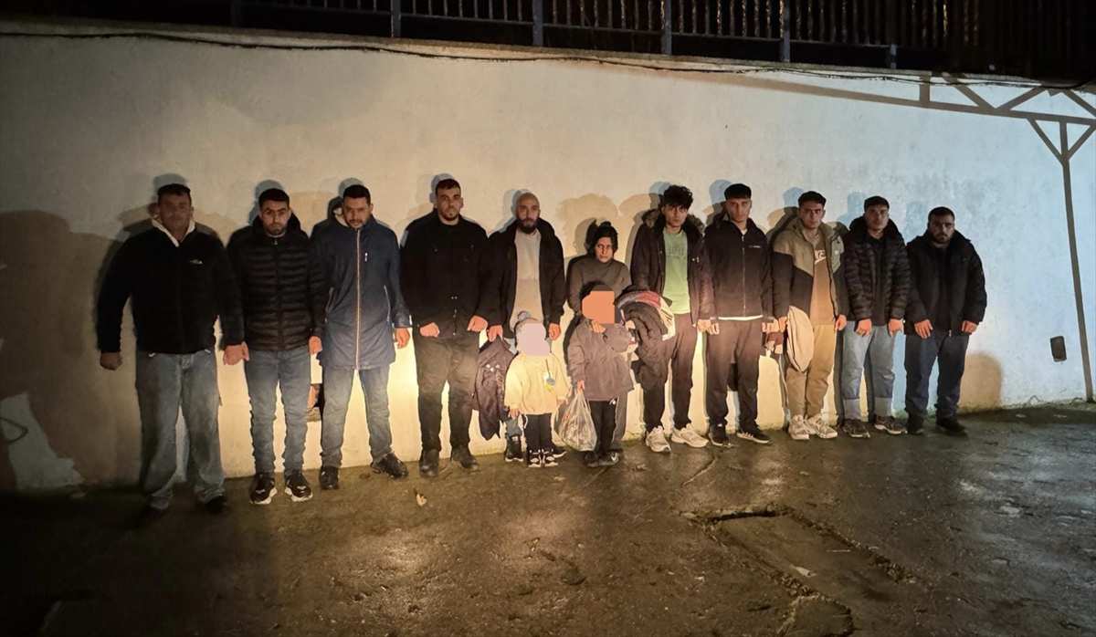 Edirne'de 13 düzensiz göçmen yakalandı
