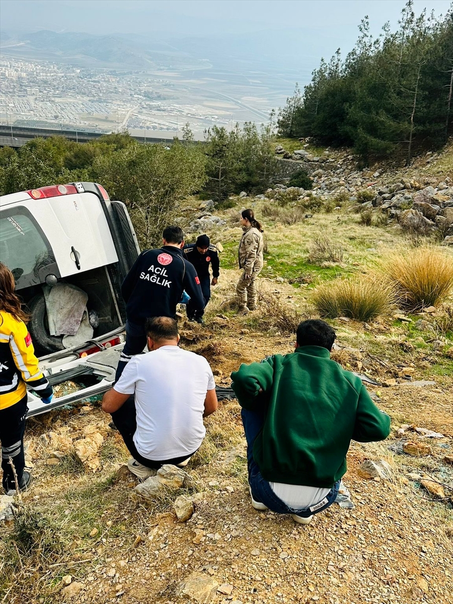 Gaziantep'te tarım işçilerini taşıyan minibüsün devrilmesi sonucu 1 kişi öldü, 3 kişi yaralandı