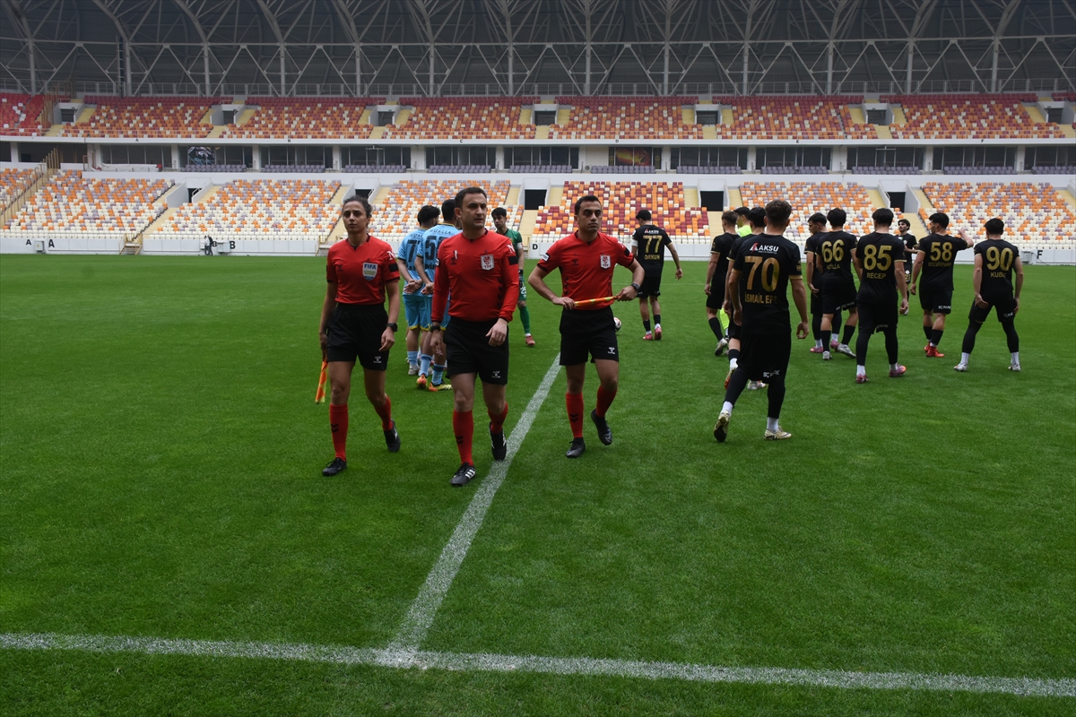 Yeni Malatyaspor yeterli oyuncuyla sahaya çıkmadığı için Isbaş Isparta 32 FK maçı iptal edildi