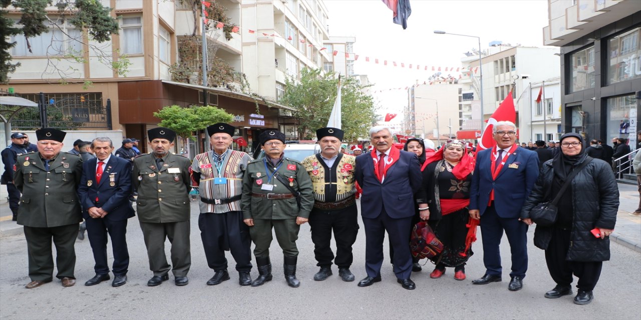 Kilis’in kurtuluşunun 104. yılı kutlamalarında Kuvayımilliye Yürüyüşü yapıldı
