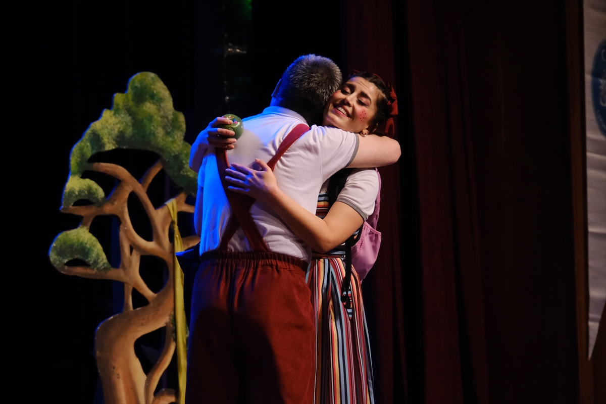 Samsun Devlet Opera ve Balesi "Okulumuz Orman" oyununu Çorum'da sahneledi