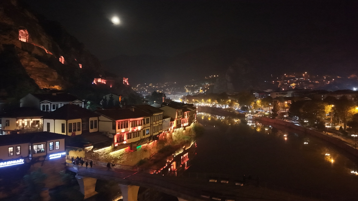 Amasya'nın tarihi mekanları aydınlatılacak