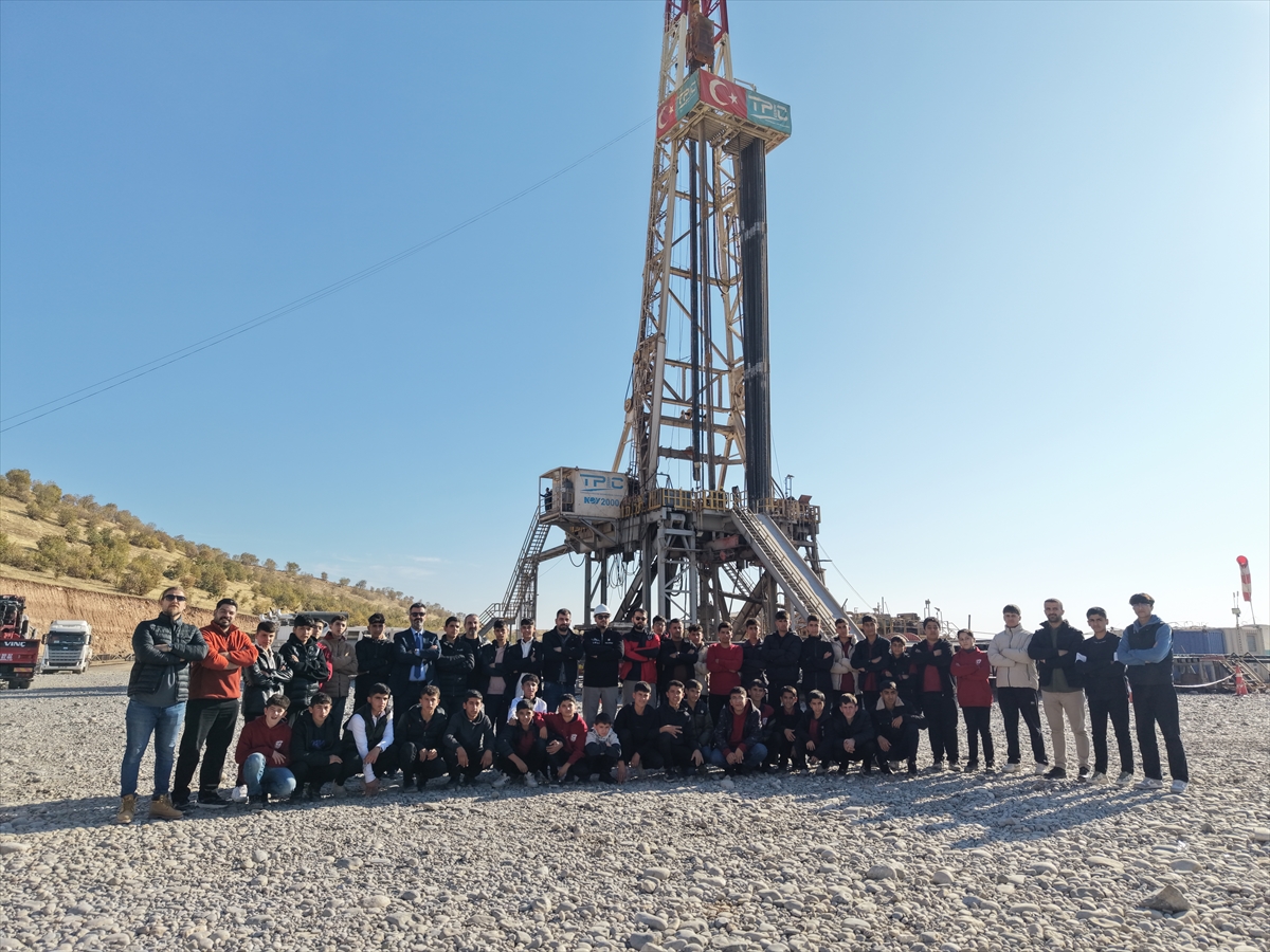 Silopi'deki Dader-1 sondaj sahası lise öğrencilerini ağırladı