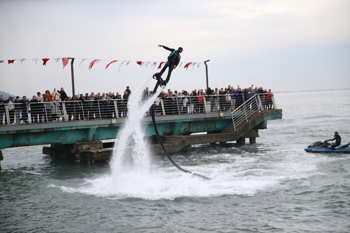 Ordu Perşembe’de festivalde 7 ton hamsi tüketildi