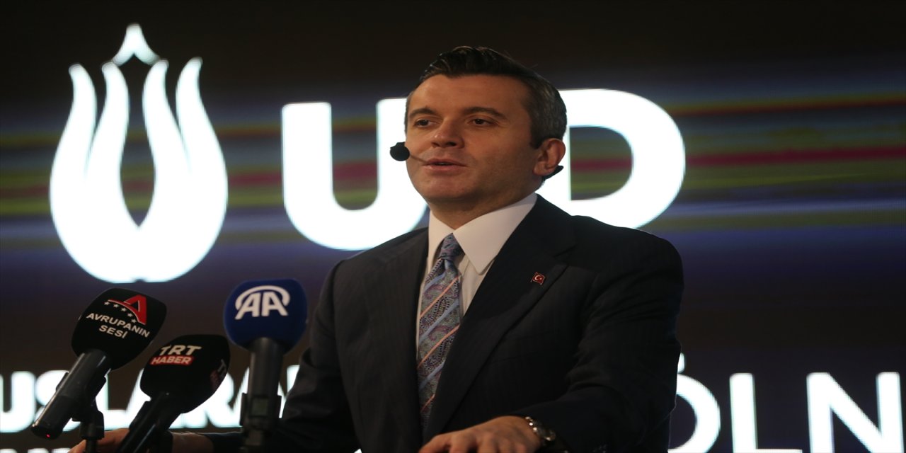 UID’nin Uluslararası Toplum Akademisi gençlere güçlü mesajlarla sona erdi