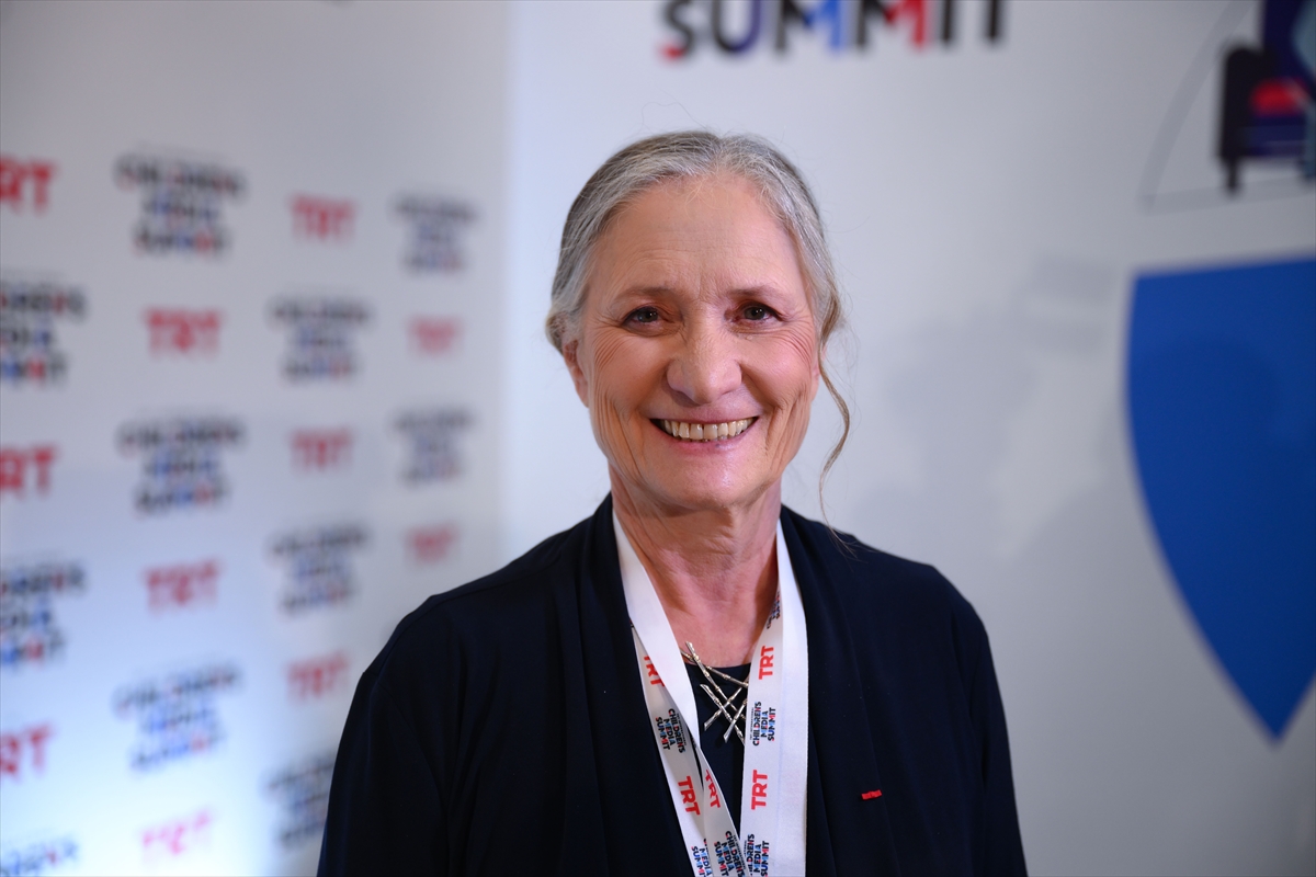 Fransız psikoterapist Filliozat, çocukların ekran kullanımını azaltmanın aileden başladığını söyledi