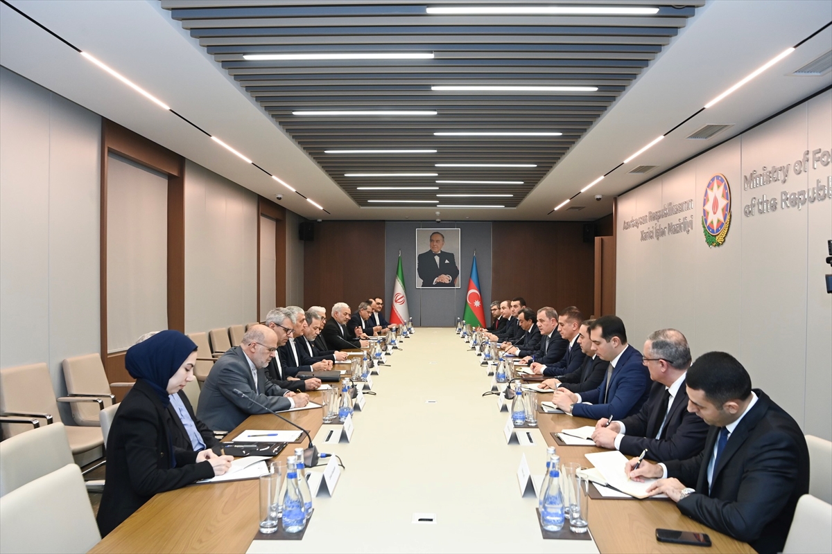 Bayramov ile Erakçi, Bakü'de Azerbaycan-İran ilişkilerini ve bölgesel konuları görüştü