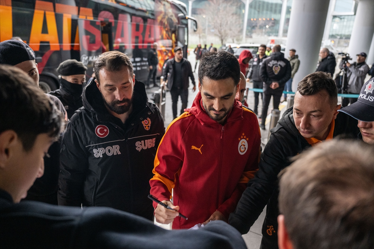 Galatasaray Futbol Takımı, Monaco maçı için Fransa'ya hareket etti