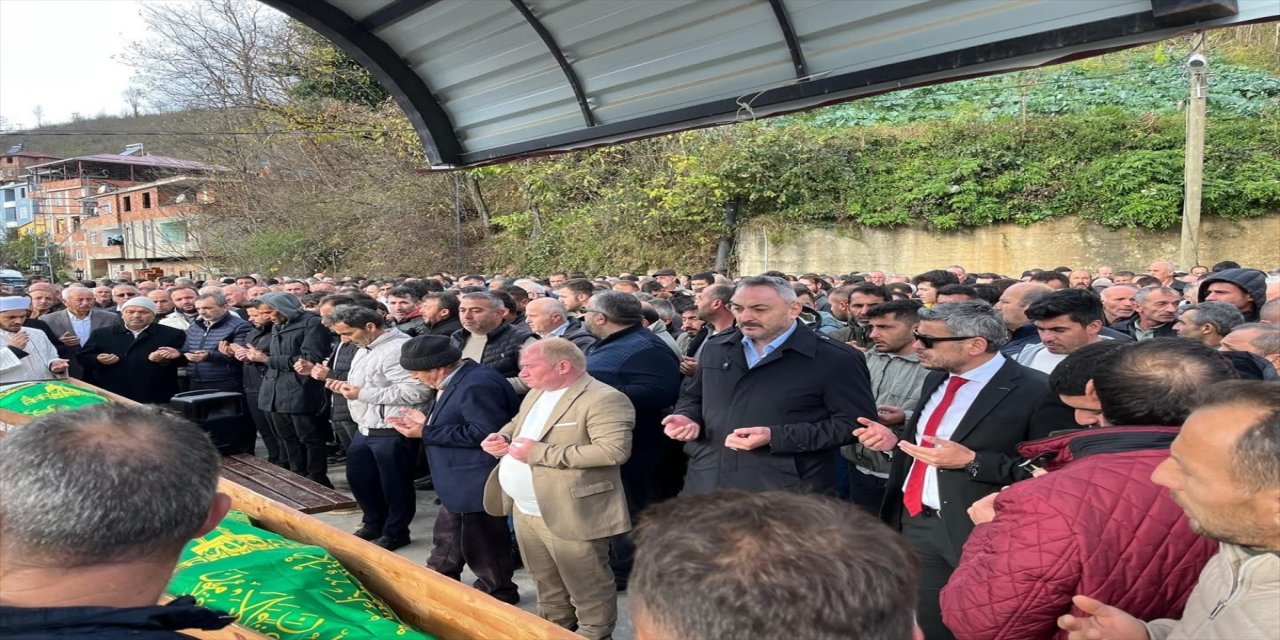 Fatsa’daki Kazada Ölen Akkuş Çifti Çatalpınar’da Toprağa Verildi