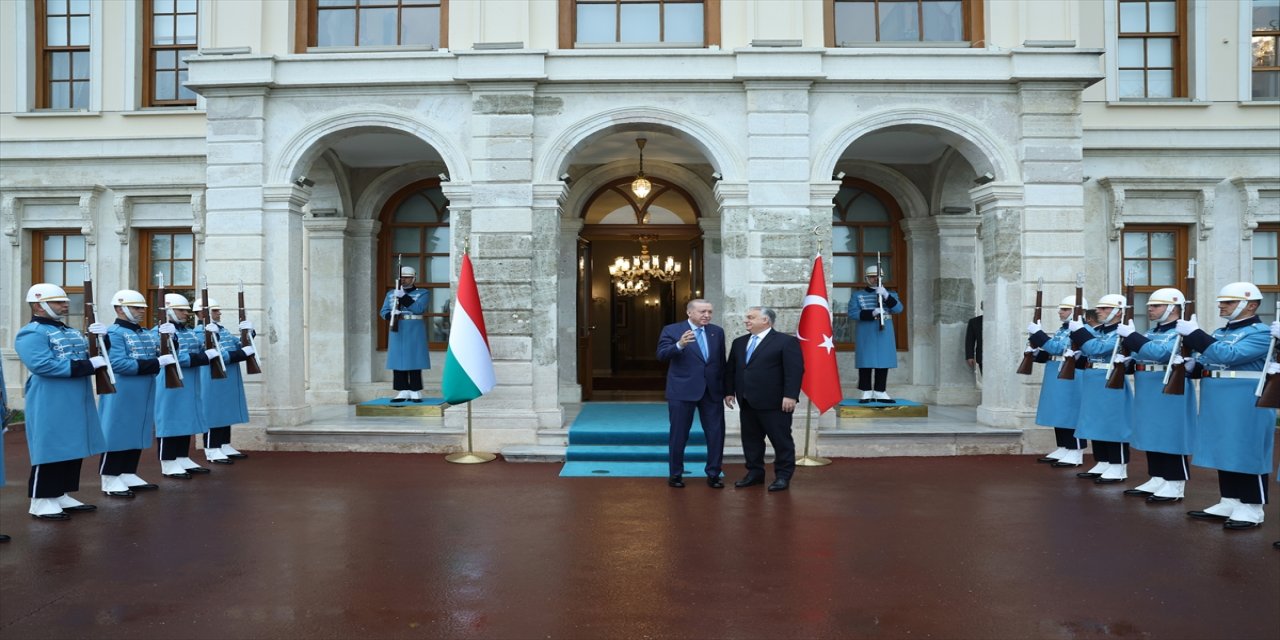 Cumhurbaşkanı Erdoğan, Macaristan Başbakanı Orban’ı Dolmabahçe’de Kabul Etti.