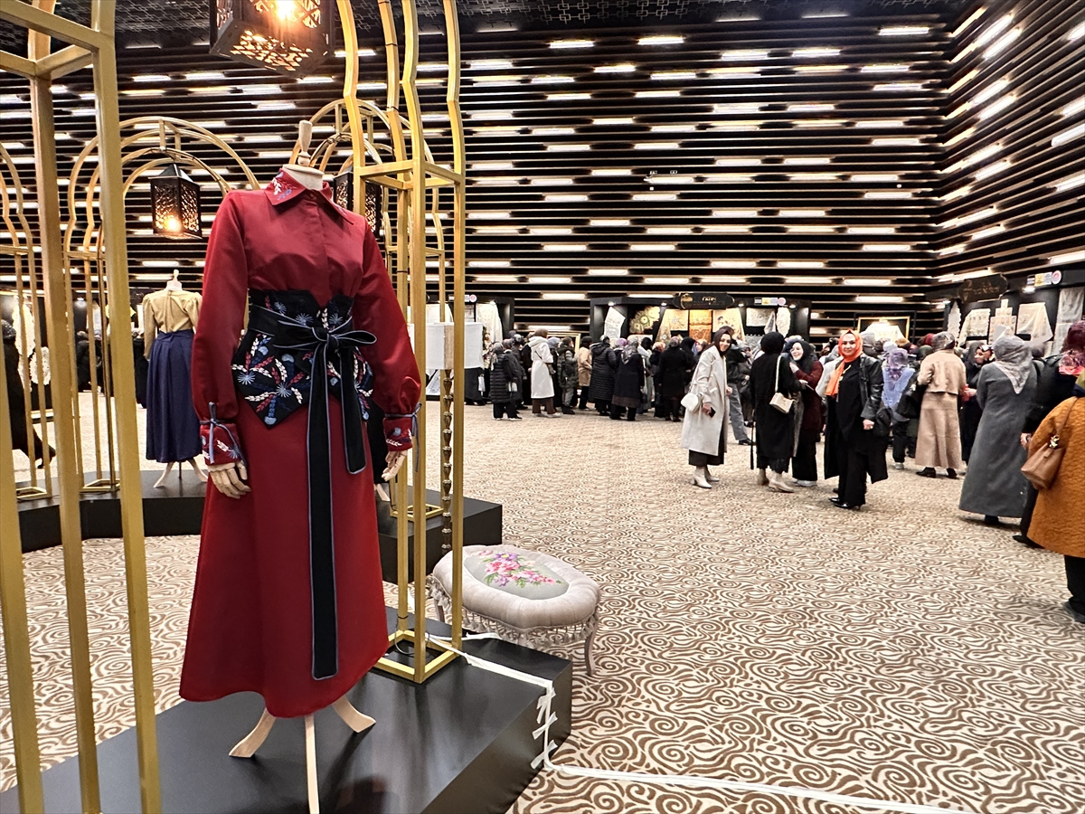 Konya'da 17. Altın Dokunuşlar Sergisi açıldı