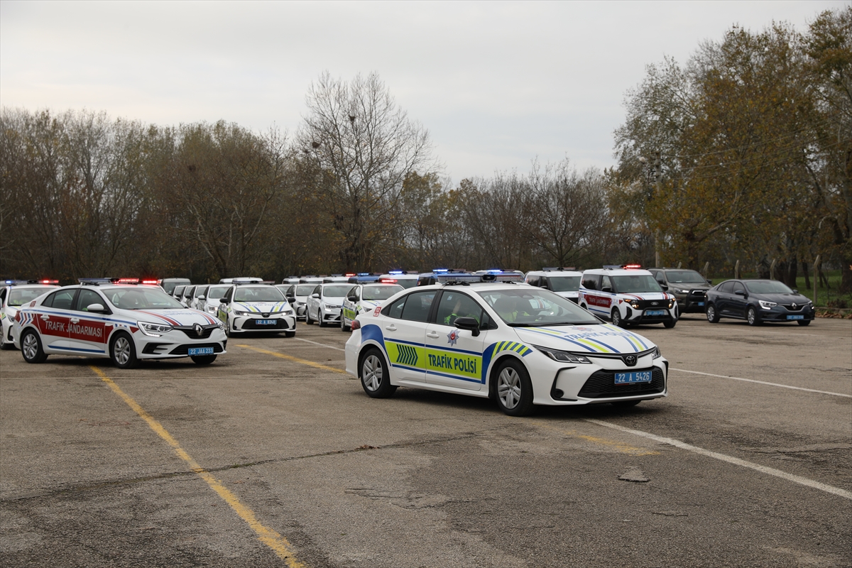 Devlet Edirne'de güvenlik birimlerine yeni araç takviyesi yaptı