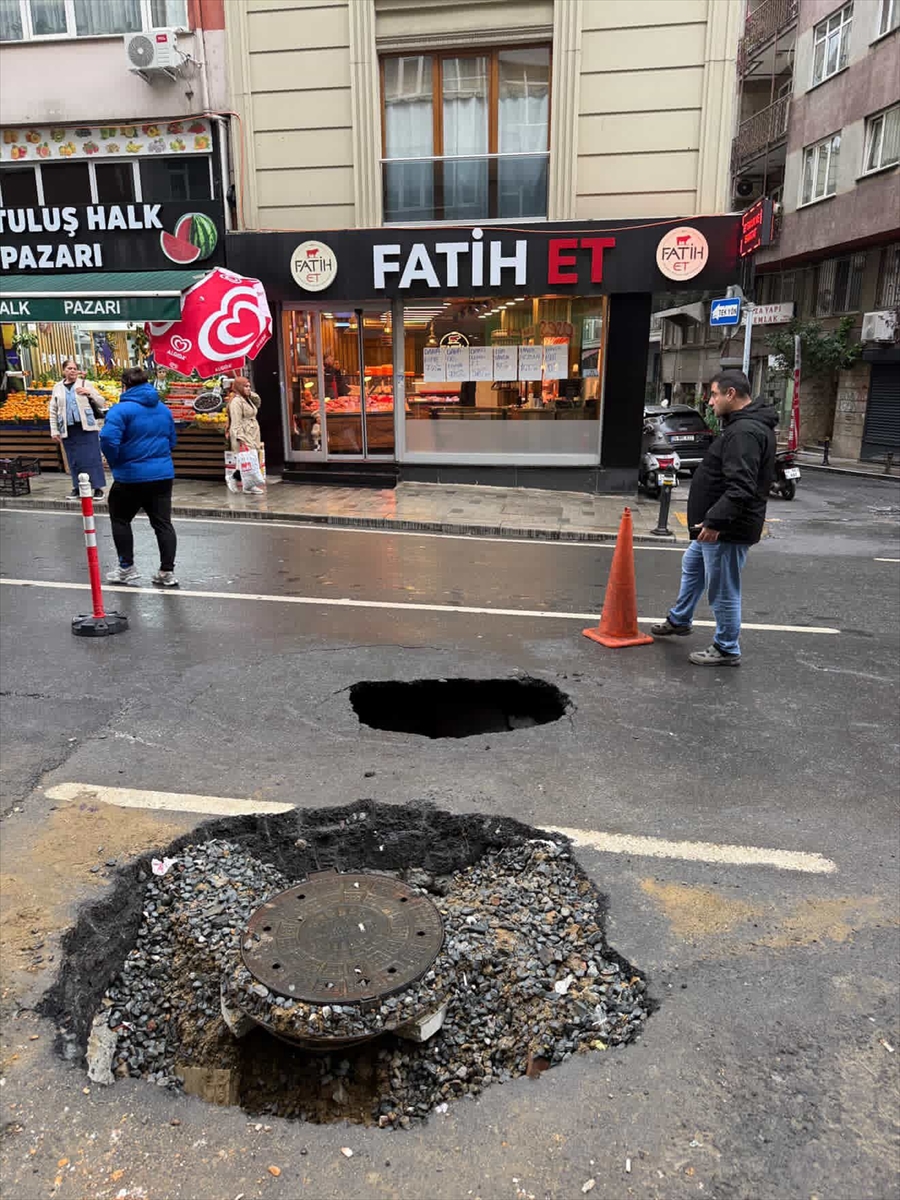 Şişli'de çöken yol onarıldı