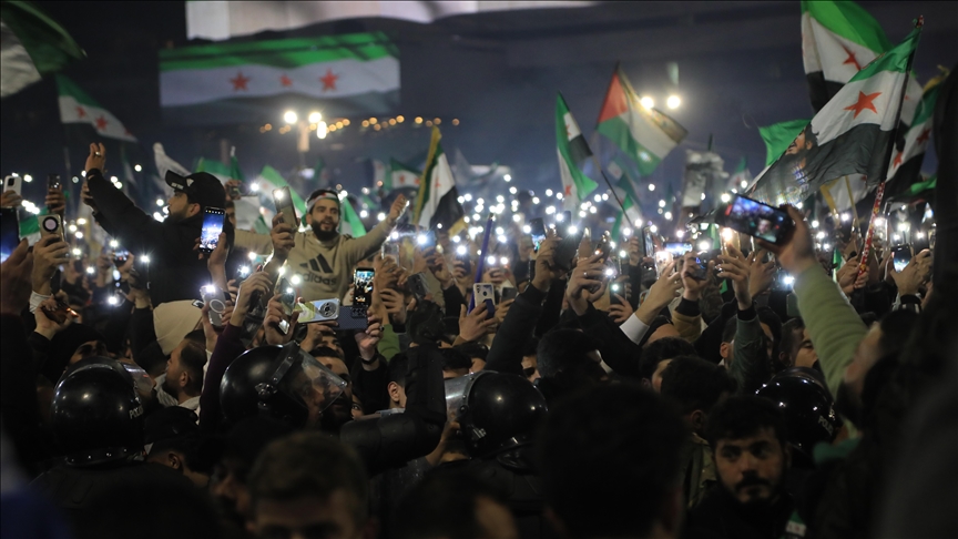 Devrimin birinci yılında Suriye'de istikrar ve meşruiyet inşası