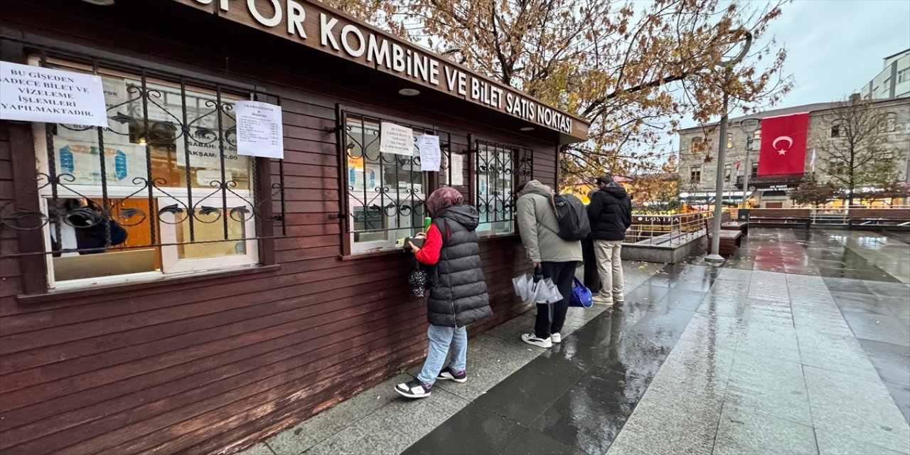 Trabzonspor–Beşiktaş maçının biletleri satışa çıkar çıkmaz tükendi