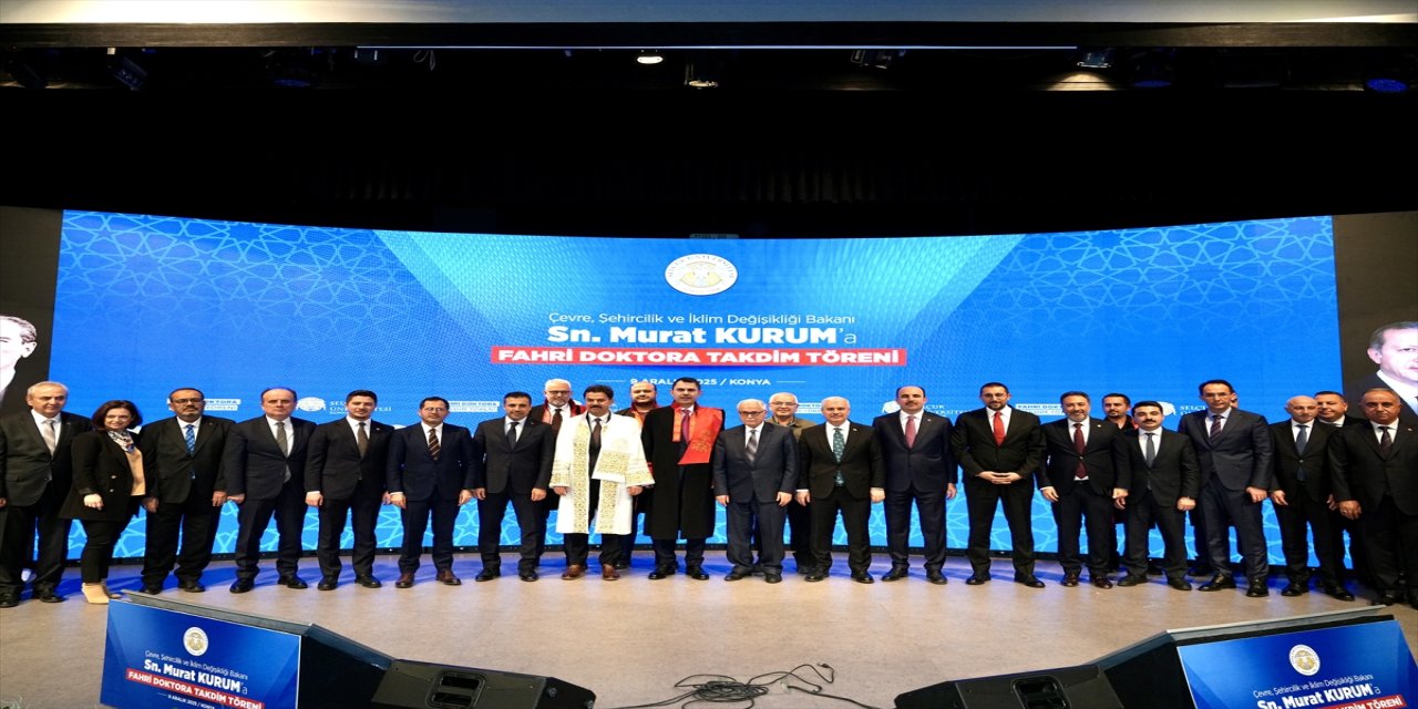 Bakan Murat Kurum’a Selçuk Üniversitesi’nde fahri doktora unvanı takdim edildi