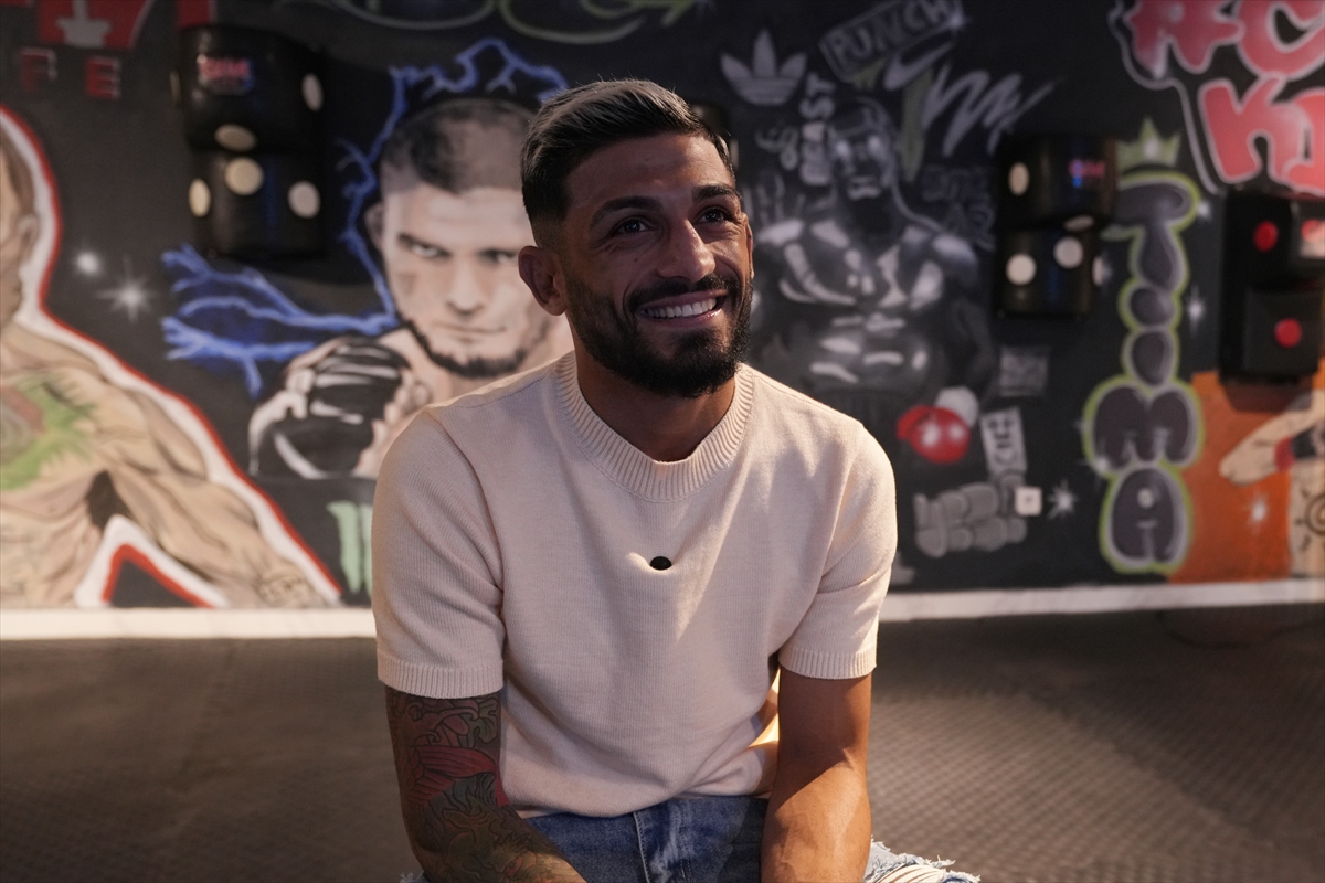 Uyuşturucu tehlikesinden uzak durmak için başladığı muaythaide dünya şampiyonu oldu