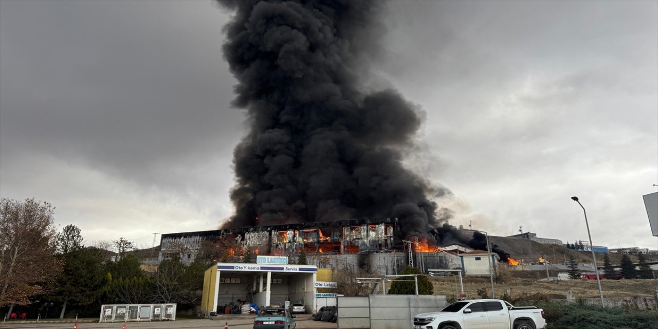 Kırıkkale OSB’de Kimya Fabrikasında Büyük Yangın: 70 İşçi Tahliye Edildi