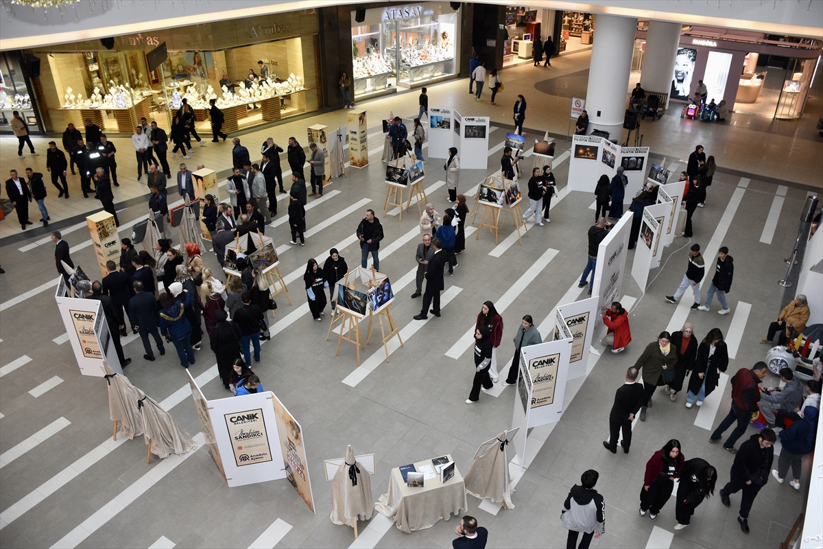 AA'nın "Kanıt" kitabındaki görsellerden oluşan sergi Samsun'da açıldı